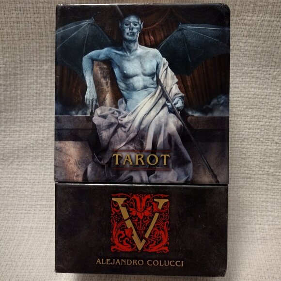 Tarot V Deck - Picture 1 of 16